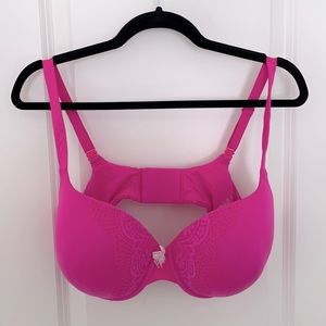Victoria’s Secret hot pink bra 38DDD